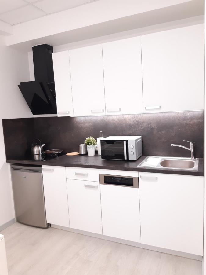 Apartments Daina ยูร์มาลา ภายนอก รูปภาพ
